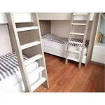 With 2 Bedrooms Lejlighed