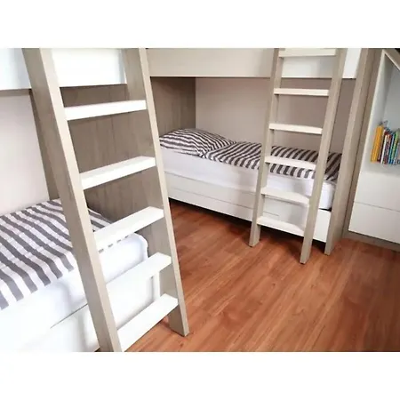 With 2 Bedrooms Apartmán